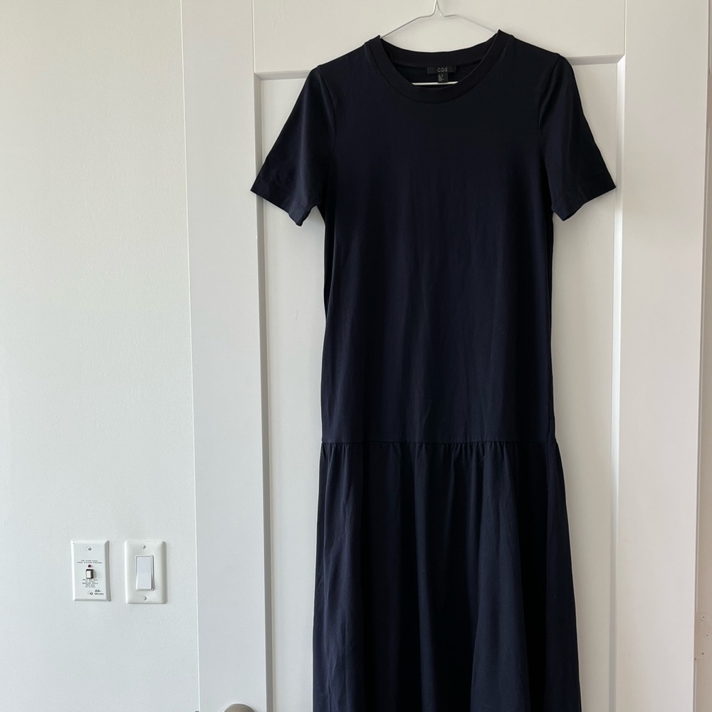 COS Navy Short-Sleeve Tiered Maxi Dress